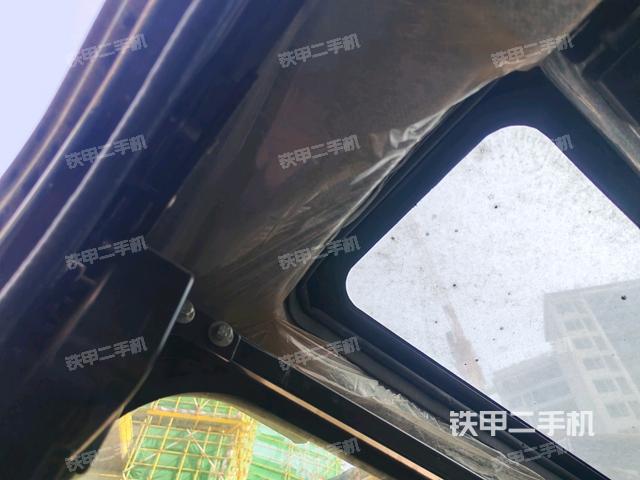 駕駛室左前45度（駕駛室部分）