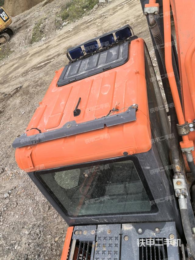駕駛室頂部俯視(上車部件) 駕駛室頂部俯視(上車部件)