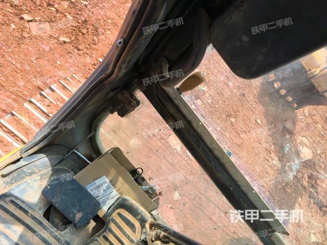 右側玻璃角標(駕駛室部分) 右側玻璃角標(駕駛室部分)
