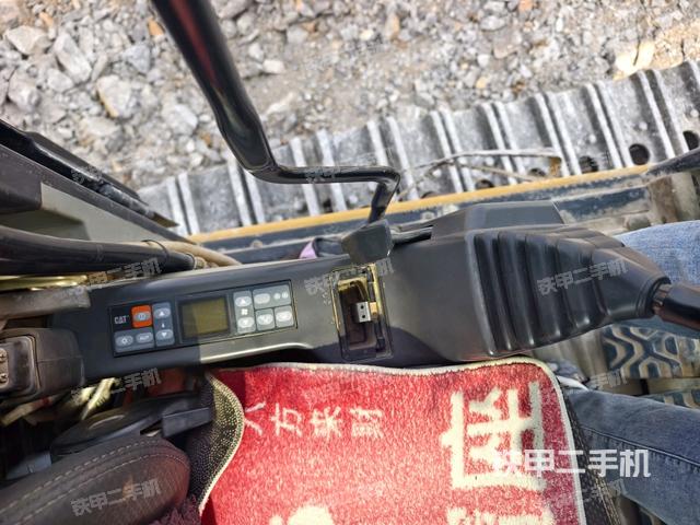 座椅左側(cè)控制臺(tái)/音響/含左手柄（駕駛室部分）