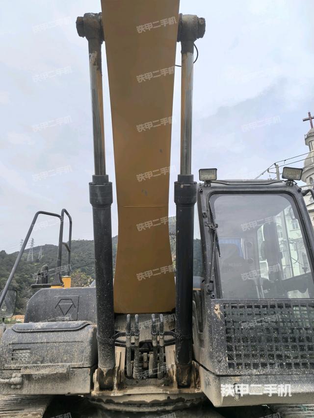 大臂油缸整體?豎拍（工作和回轉(zhuǎn)裝置）