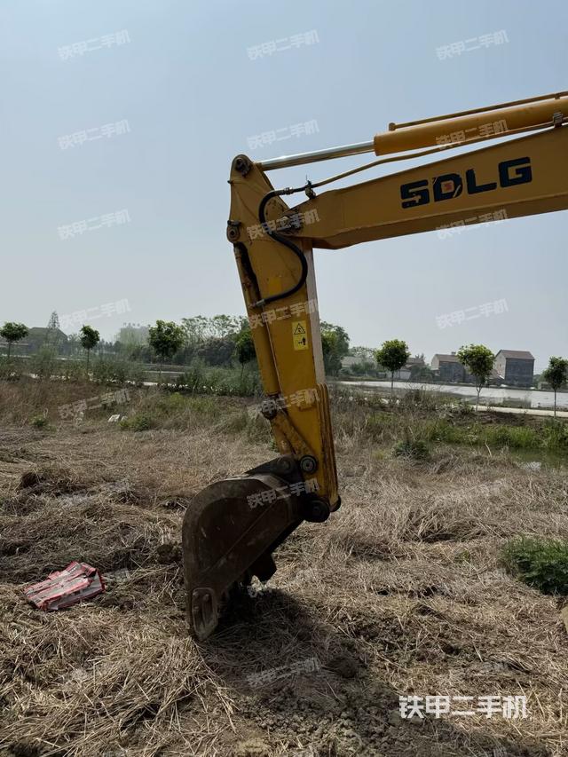 鏟斗右后整體（工作和回轉(zhuǎn)裝置）