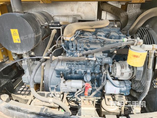 發(fā)動(dòng)機(jī)整體俯視(整機(jī)外觀) 發(fā)動(dòng)機(jī)整體俯視(整機(jī)外觀)