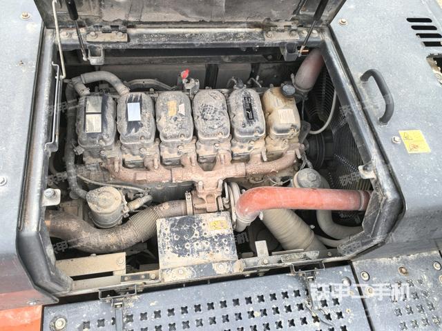 發(fā)動機(jī)室(上車部件) 發(fā)動機(jī)室(上車部件)