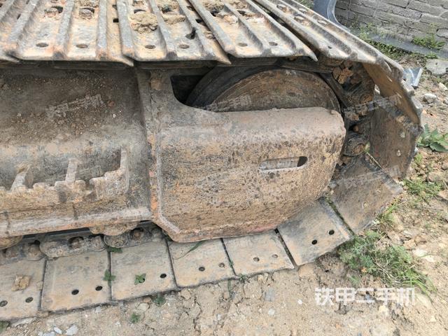 右驱动轮（行走机构）