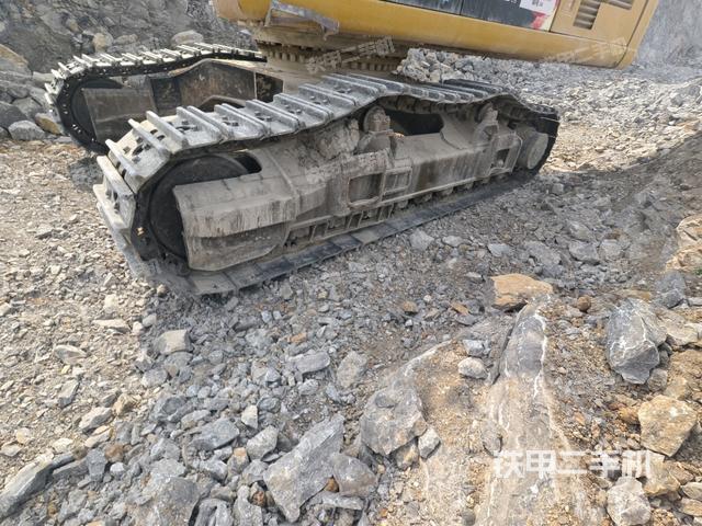 左側(cè)履帶整體?（行走機(jī)構(gòu)）