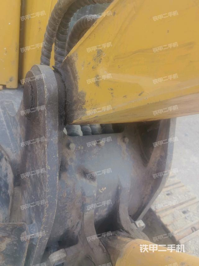 大臂根部?斜（工作和回轉(zhuǎn)裝置）