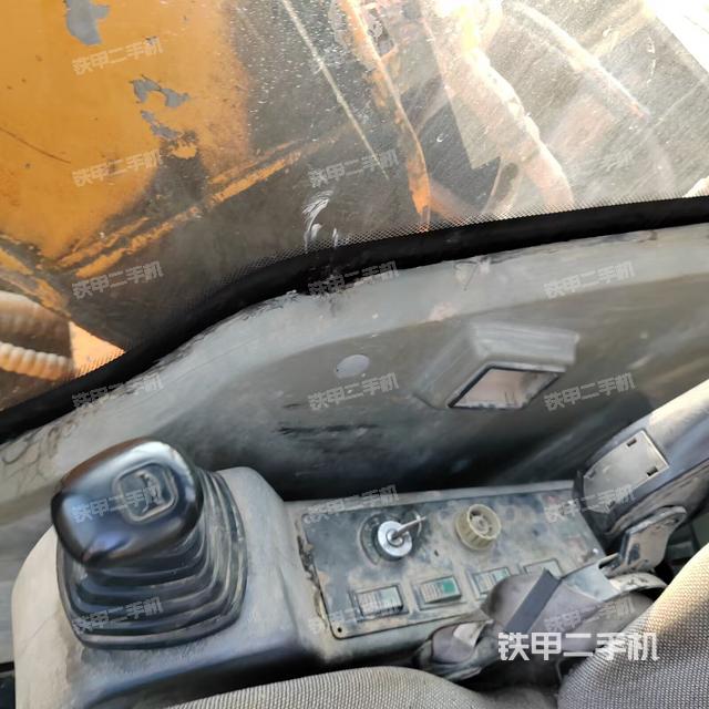 座椅右側(cè)控制臺/鑰匙門/油門/含右手柄（駕駛室部分）