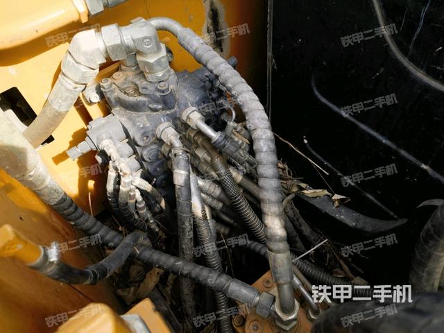 回轉(zhuǎn)馬達和主控閥（整機外觀）