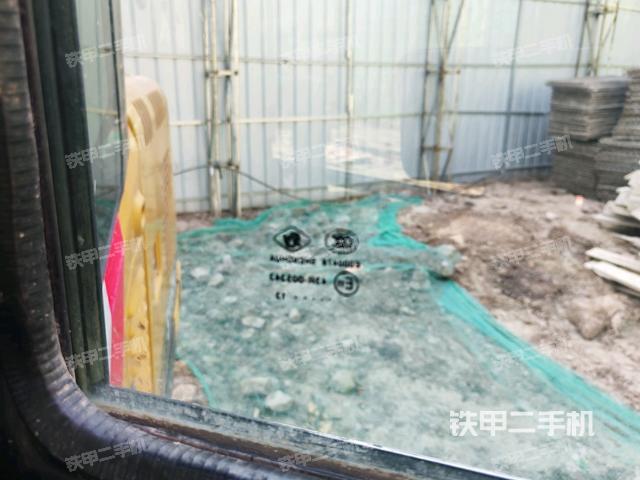 后窗玻璃角標(biāo)（駕駛室部分）