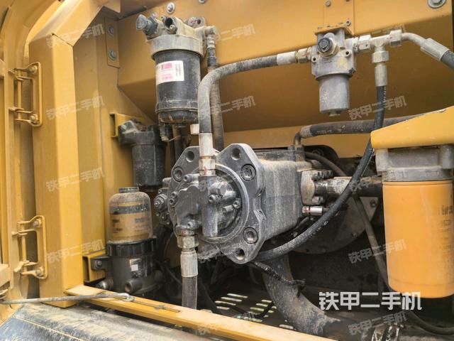 液壓泵斜45?左（大件艙室）