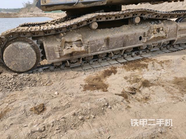 單側(cè)履帶整體（整機(jī)外觀）