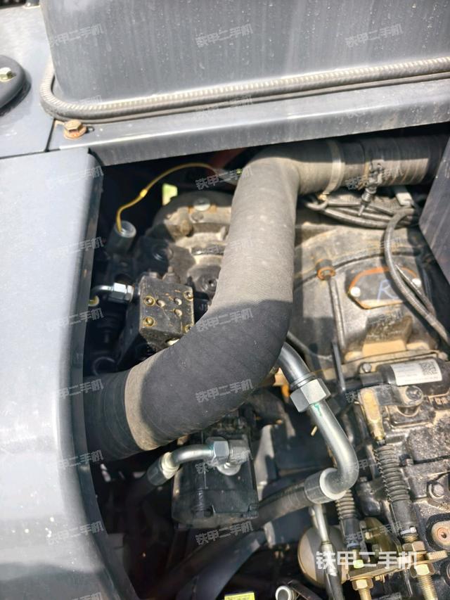 液壓泵斜45?左（大件艙室）