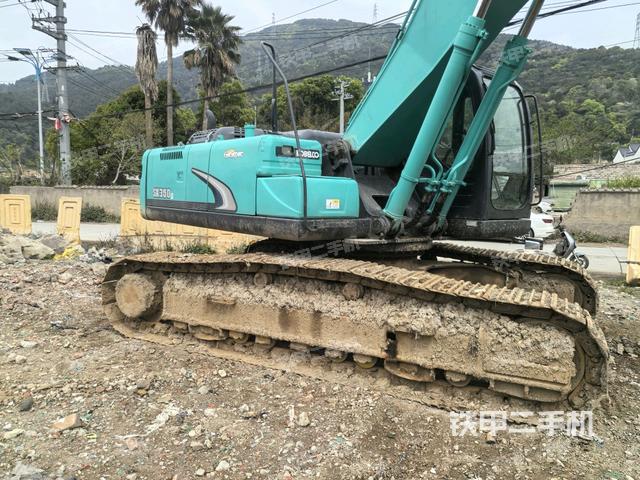 右前45(整機(jī)外觀) 右前45(整機(jī)外觀)