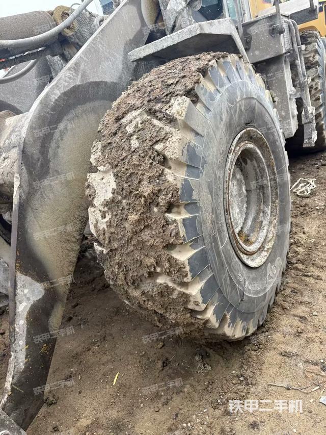 左前轮（行走机构）