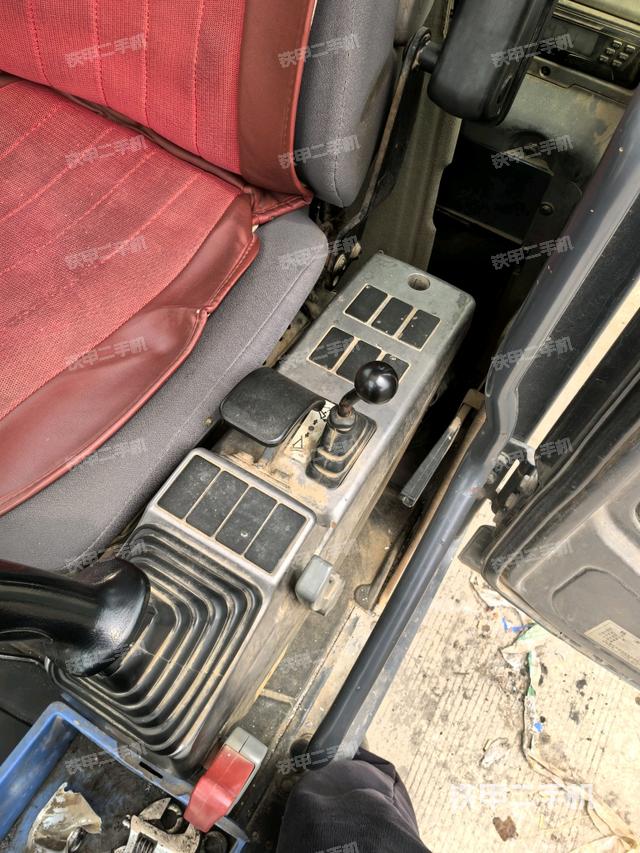 座椅左側(cè)控制臺/音響/含左手柄（駕駛室部分）