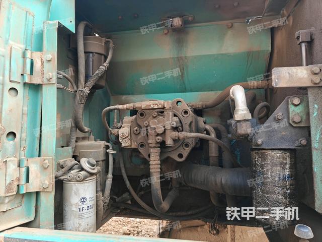 液壓泵斜45?左(大件艙室) 液壓泵斜45?左(大件艙室)