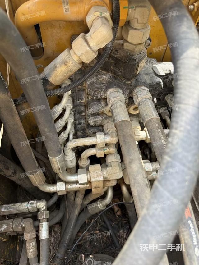 回轉(zhuǎn)馬達（上車部件）