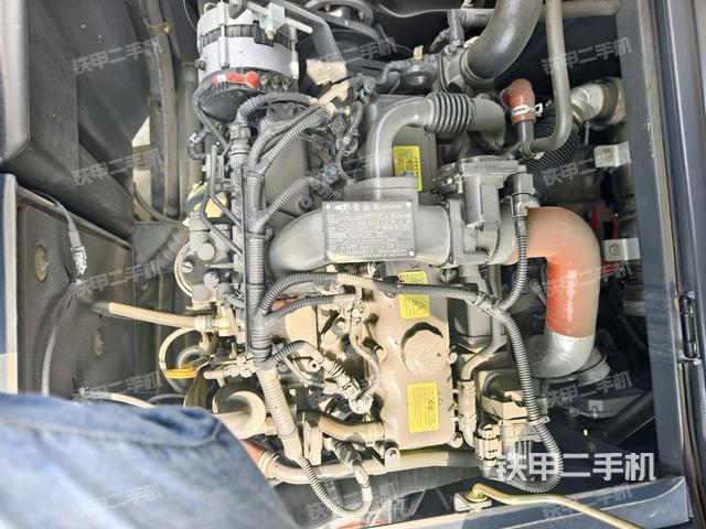 氣門室蓋螺絲特寫（上車部件）