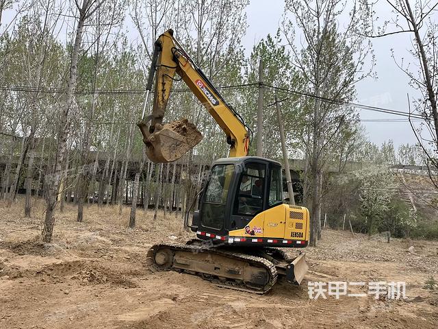 駕駛室整體（整機外觀）