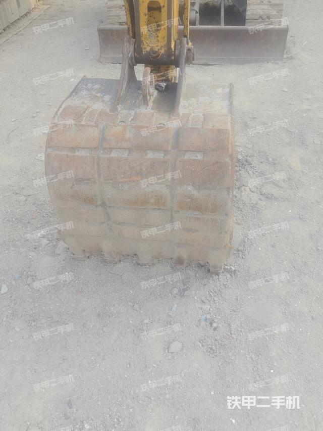 鏟斗右后整體（工作和回轉(zhuǎn)裝置）