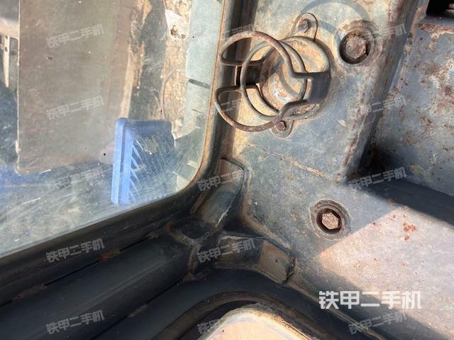 駕駛室右側(cè)全景照(推土機(jī)駕駛室) 駕駛室右側(cè)全景照(推土機(jī)駕駛室)
