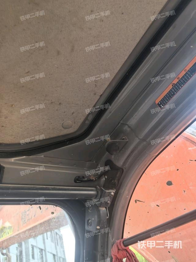 驾驶室左前45度（驾驶室部分）