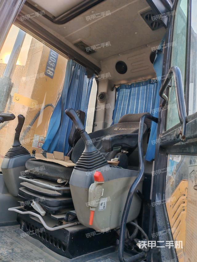 駕駛室整體（整機外觀）