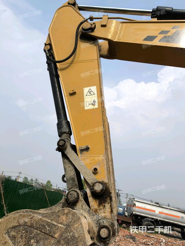 小臂整体左后（工作和回转装置）