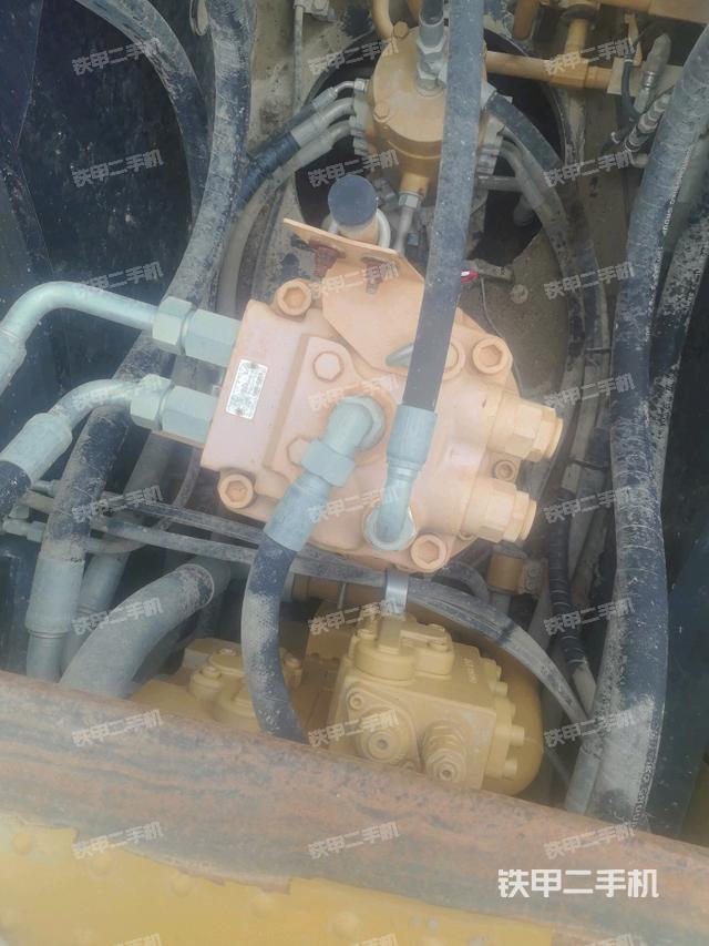 回轉(zhuǎn)馬達（上車部件）