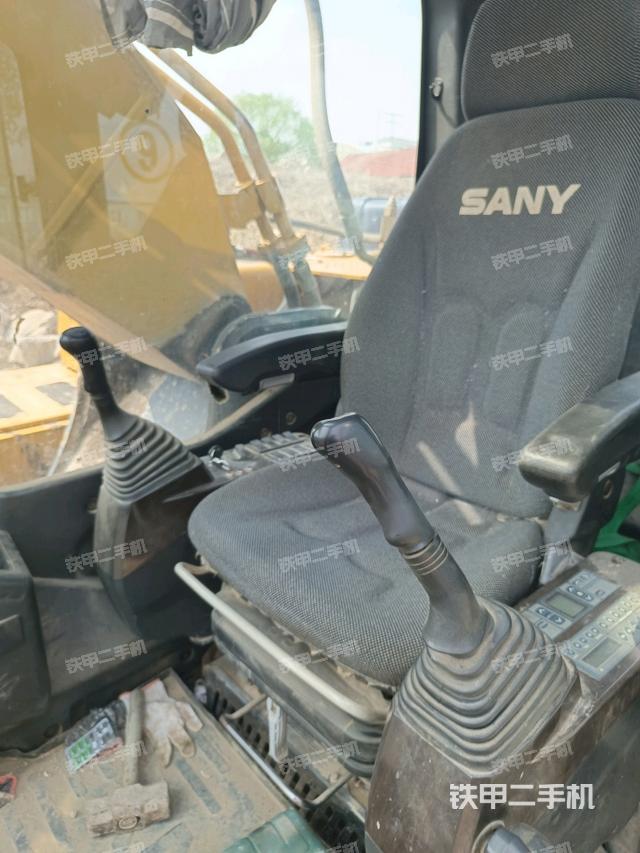 駕駛室整體（整機(jī)外觀）