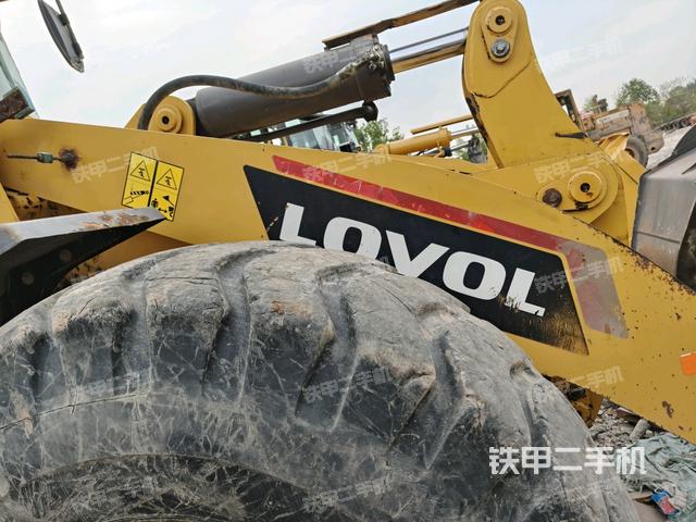 鏟斗油缸側(cè)面（工作裝置）