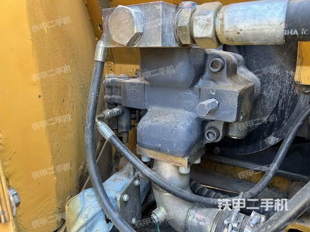 液壓泵艙室正面整體（整機(jī)外觀）