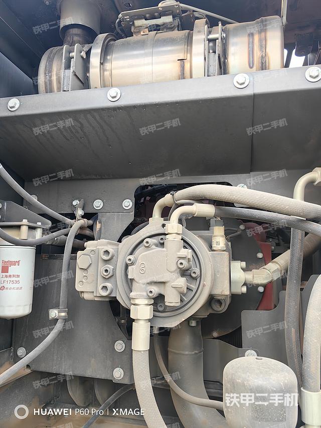 液壓泵艙室正面整體(整機(jī)外觀) 液壓泵艙室正面整體(整機(jī)外觀)