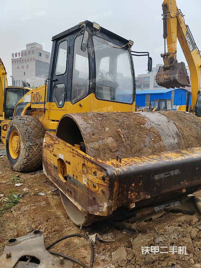 駕駛室操作臺(tái)（設(shè)備外觀(guān)及核心部件）