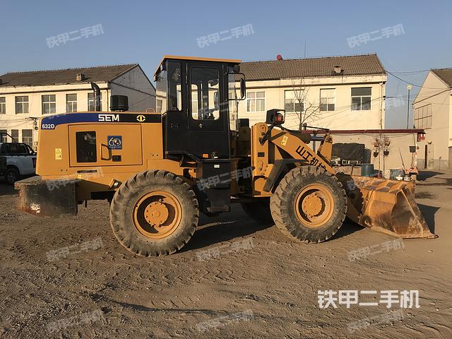 工作裝置整體(整機(jī)外觀及大件) 工作裝置整體(整機(jī)外觀及大件)