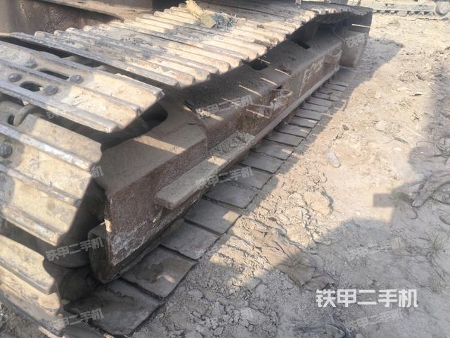 左側(cè)履帶整體?(行走機(jī)構(gòu)) 左側(cè)履帶整體?(行走機(jī)構(gòu))