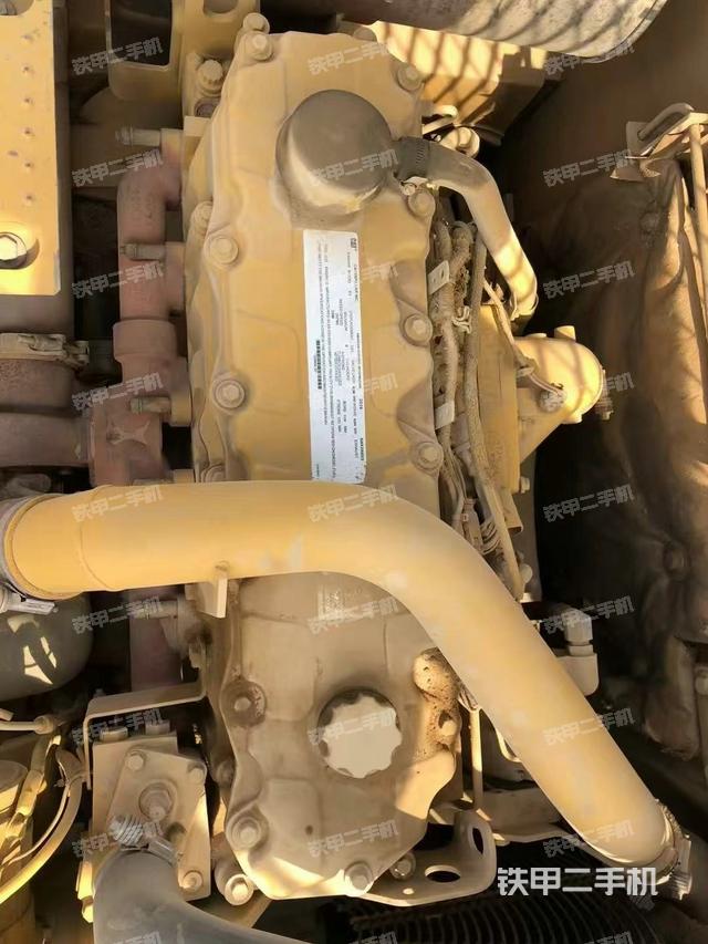 發(fā)動機(jī)整體俯視(整機(jī)外觀) 發(fā)動機(jī)整體俯視(整機(jī)外觀)