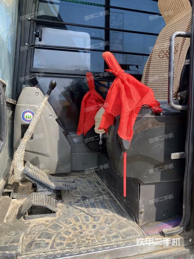 駕駛室整體（整機(jī)外觀）