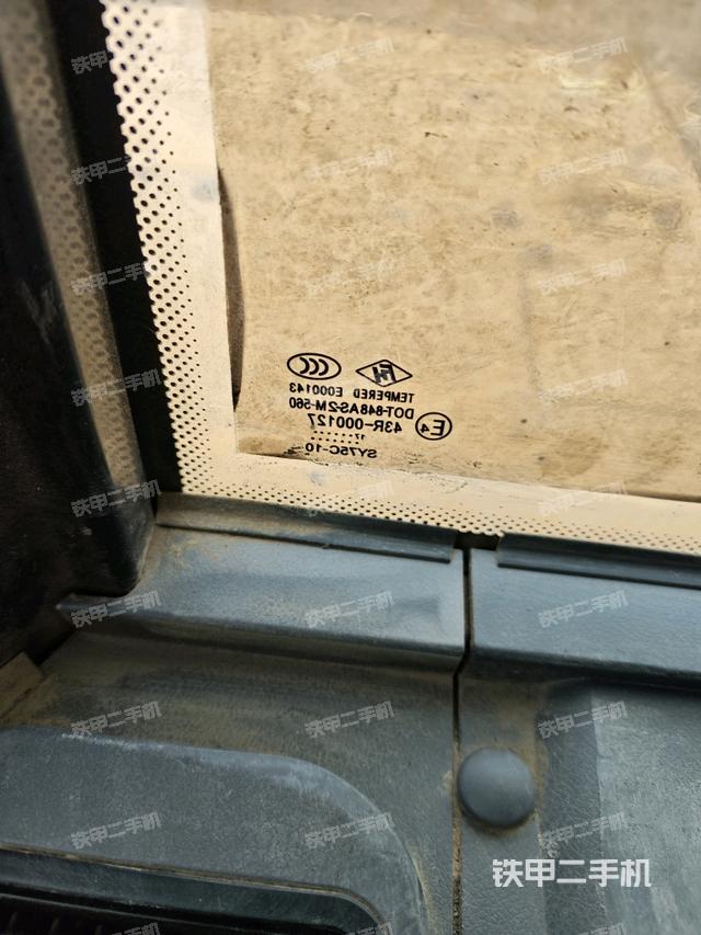 后窗玻璃角標(biāo)（駕駛室部分）