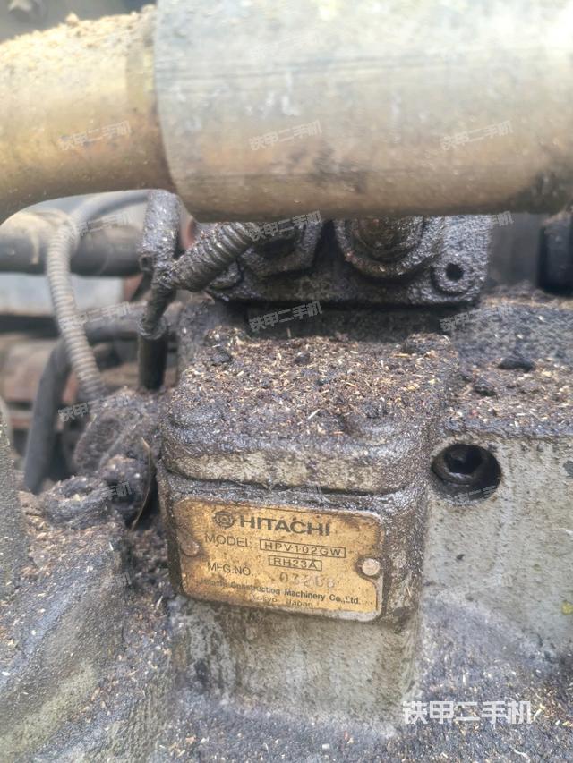 液壓泵斜45?右(大件艙室) 液壓泵斜45?右(大件艙室)