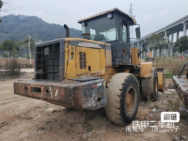 整機(jī)右后45°(整機(jī)外觀及大件) 整機(jī)右后45°(整機(jī)外觀及大件)