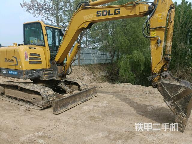 右前45(整機(jī)外觀) 右前45(整機(jī)外觀)