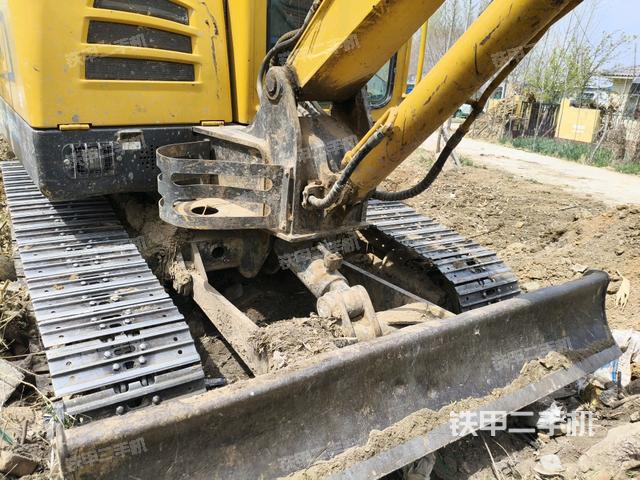 轉(zhuǎn)盤和下車架正前（工作和回轉(zhuǎn)裝置）