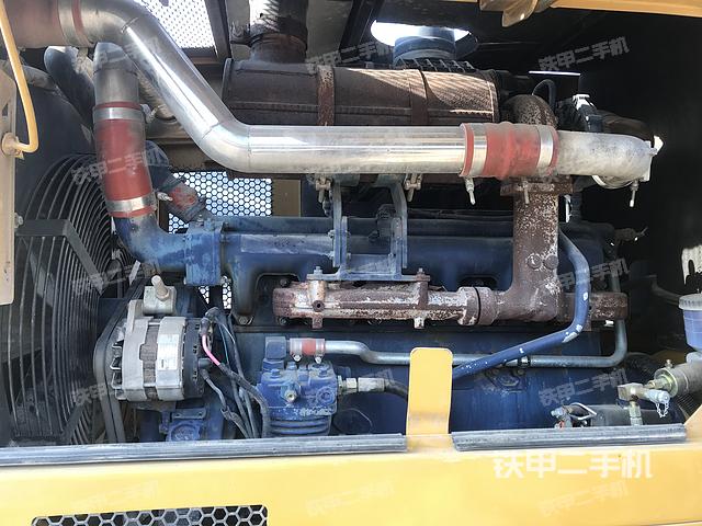 發(fā)動機(jī)右側(cè)(整機(jī)外觀及大件) 發(fā)動機(jī)右側(cè)(整機(jī)外觀及大件)