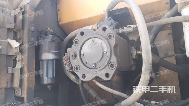 液壓泵艙室正面整體（整機(jī)外觀）