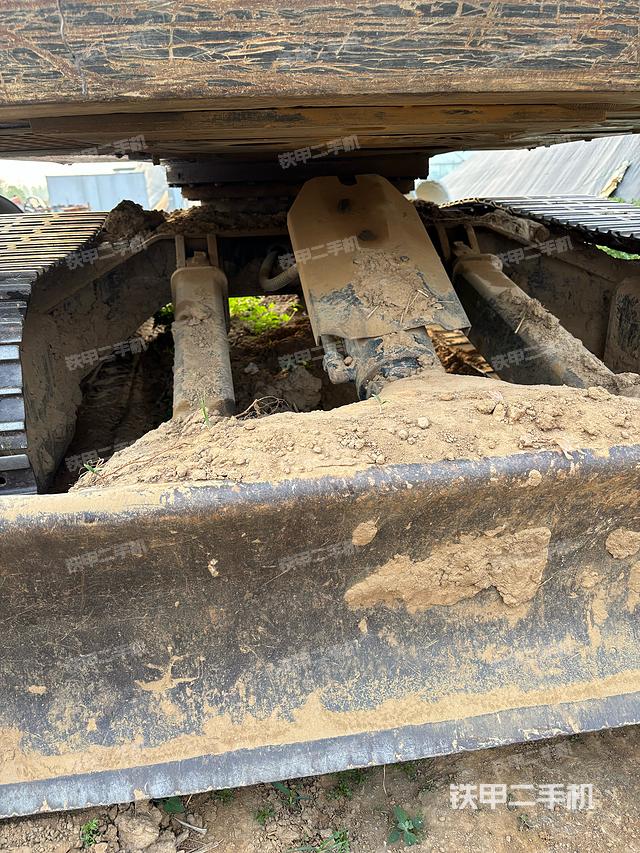 回转马达和主控阀（整机外观）