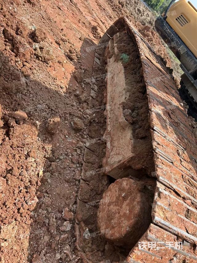 左側(cè)履帶整體?（行走機構(gòu)）