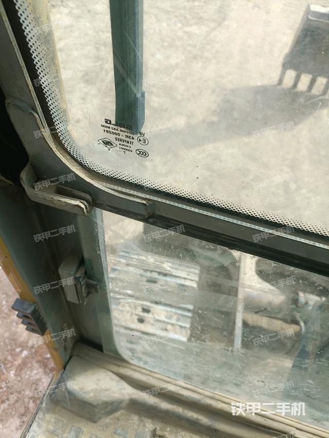 后窗玻璃角標(biāo)（駕駛室部分）