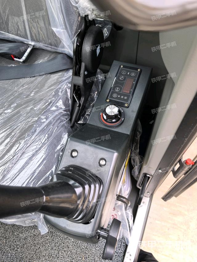 駕駛室整體（整機(jī)外觀）